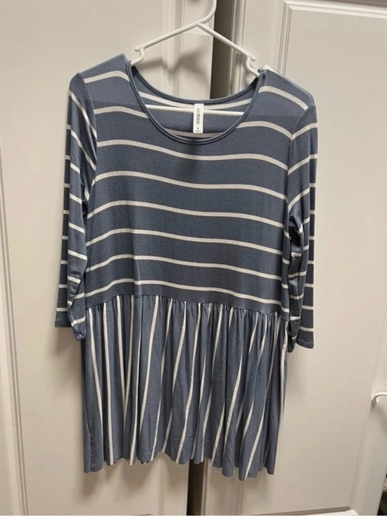 Zenana Outfitters Tops - Zenana Blue and White Striped Peplum Tunic Top Size Small